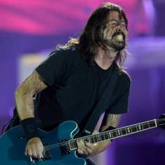 Foo Fighters выпустили неожиданный кавер на 80-секундный хит